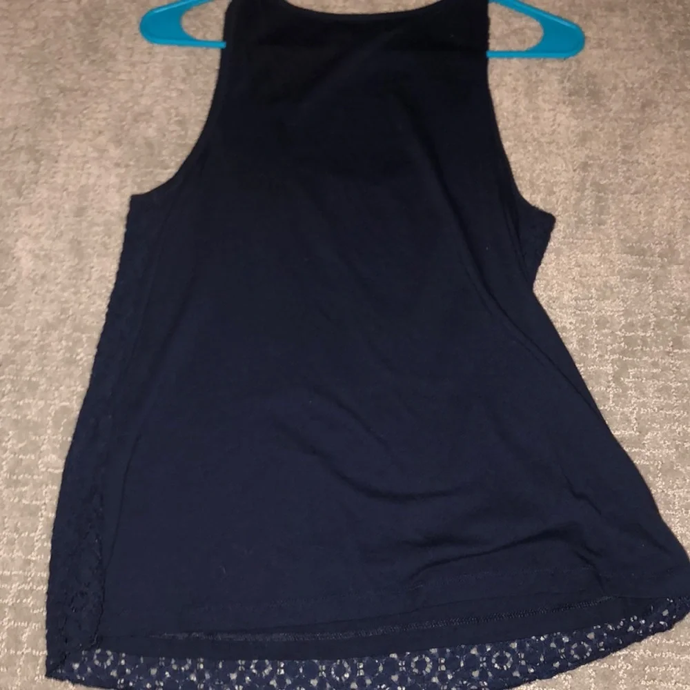 Gap Navy lace tank - Picture 4 of 7